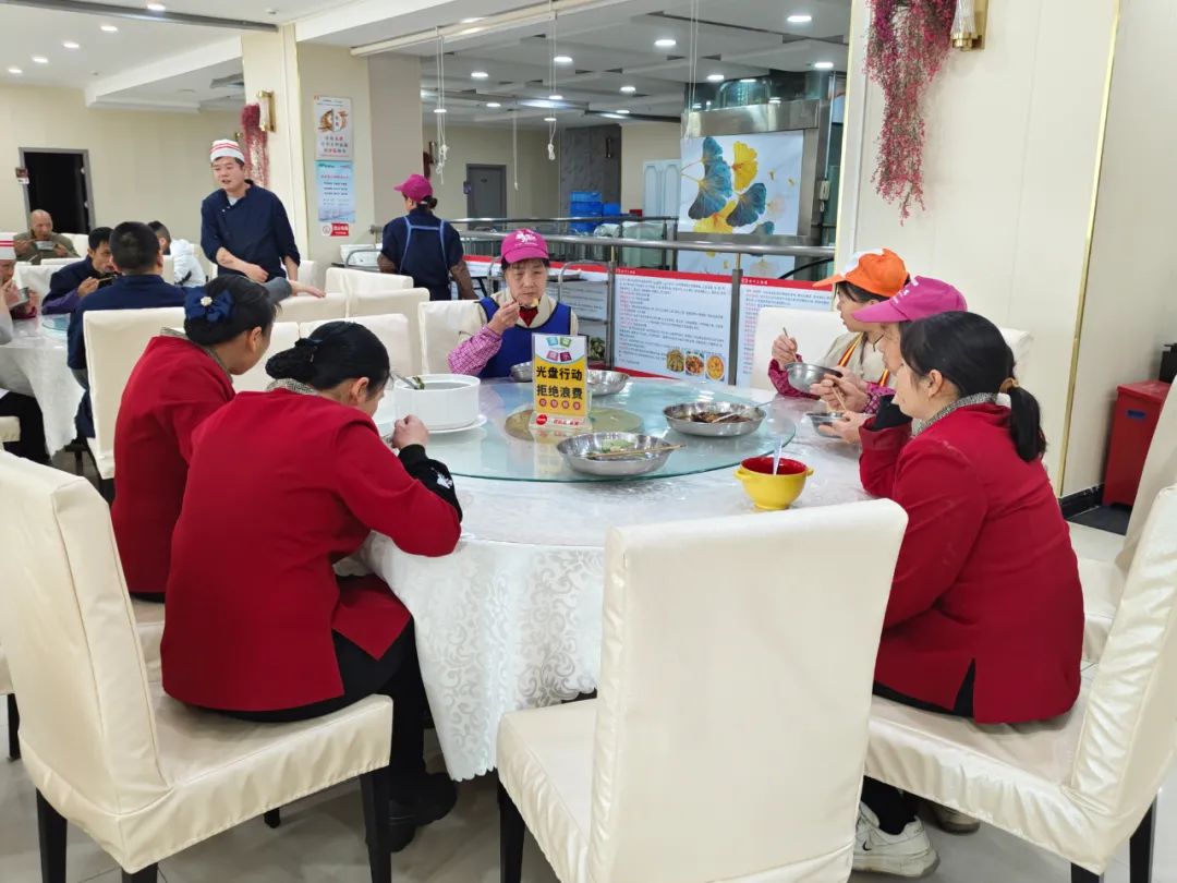 開展光盤行動 共筑節(jié)約風尚